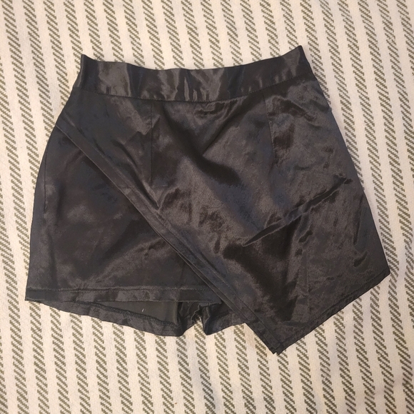 Handmade black formal skort - Picture 4 of 7